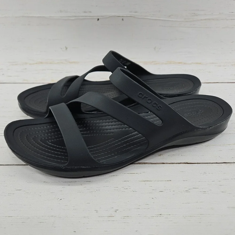 Crocs Swiftwater Womens Size 11 Black Sandal Slides Straps Iconic Comfort